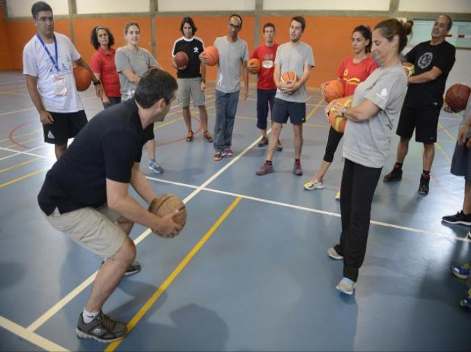 O ensino do jogo de Basquetebol 5x5 a partir do jogo reduzido 3x3